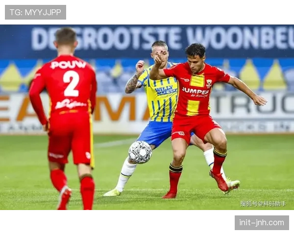 欧联杯席位关键战,朗斯对阵里尔赛前训练开放 欧联杯席位关键战,朗斯对阵里尔赛前训练开放