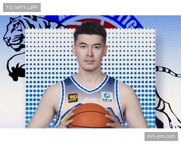 阿不都沙拉木在球队落后时拍手鼓舞队友的领袖瞬间